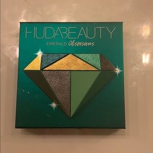 Huda Beauty Emerald Obsession palette